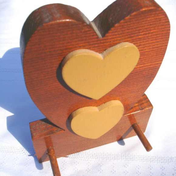 Heart Shaped Necklace Holder Wood Wall Rack Hooks Vintage Wall Hanging Decor - Picture 1 of 6
